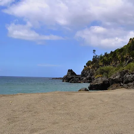 Islet View