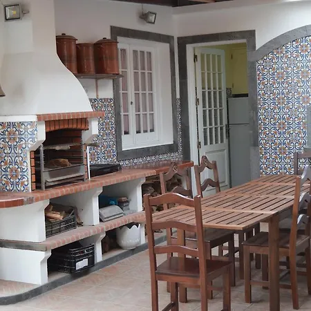 Islet View Bed & Breakfast 2*
